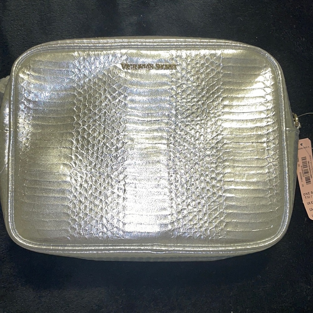 Victoria secrets chain purse silver nwt